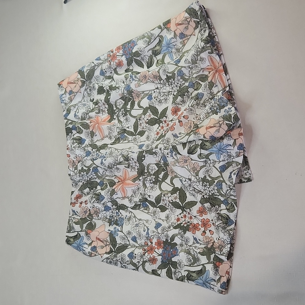 EST. 1946 Floral Skort. Size M - Picture 6 of 9